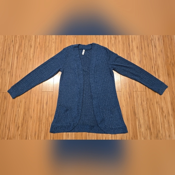 NWOT Grecerelle Blue Women's Sweater - Picture 1 of 10